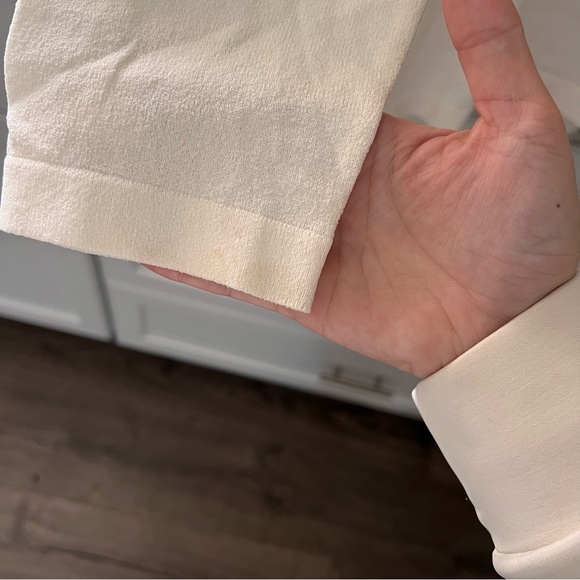 Jones New York Women's White Floral Blouse - Picture 7 of 7